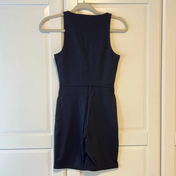 Aritzia babaton contour v neck romper - Picture 3 of 4